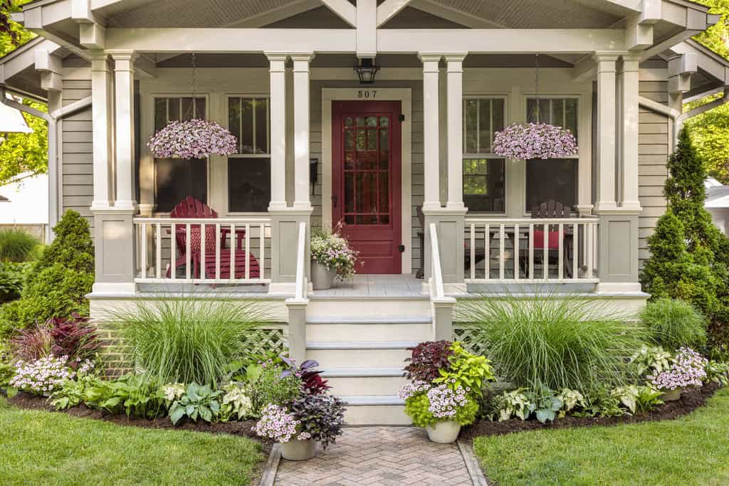 Ways To Use Perennials To Decorate The Front Porch